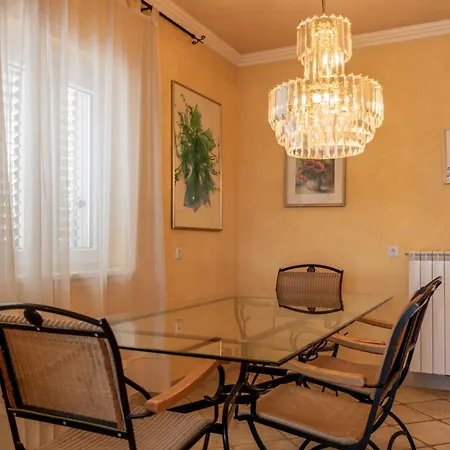 Apartma Korak Do Morja - Steps To The Sea