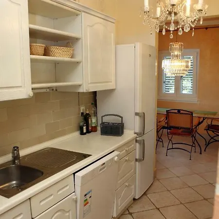 Centre Of Cej Apartment *