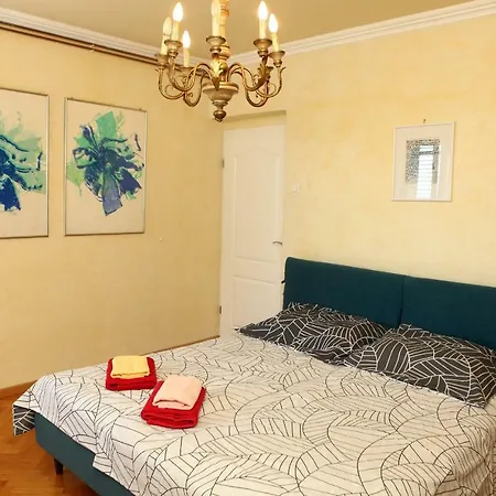 Centre Of Cej Apartment