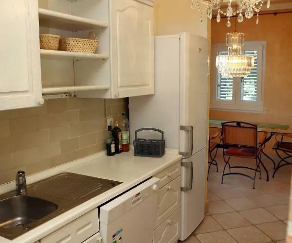 Apartma Korak Do Morja - Steps To The Sea Apartment *